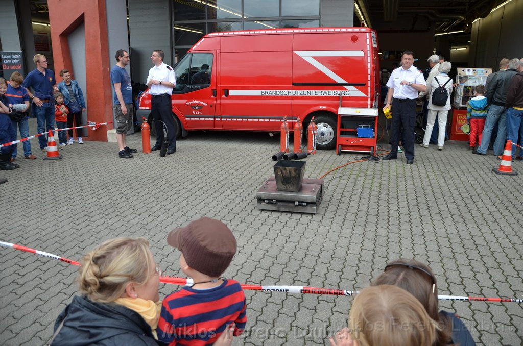 Tag der Offenen Tuer BF Koeln Weidenpesch Scheibenstr P081.JPG